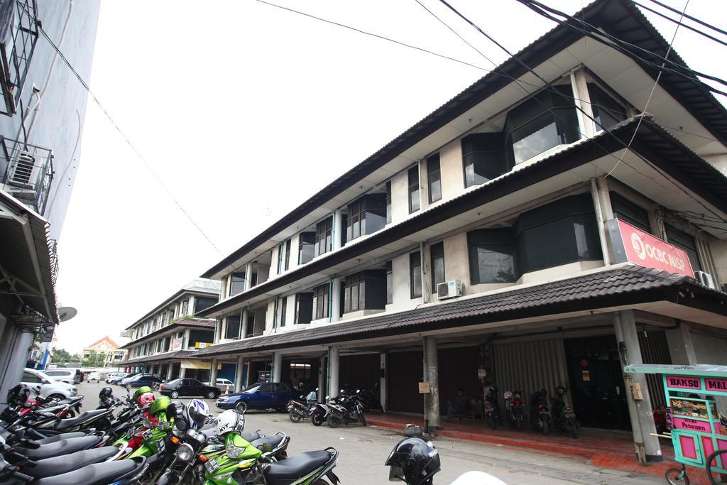 Ds Colive Siliwangi Hotel Семаранг Екстериор снимка