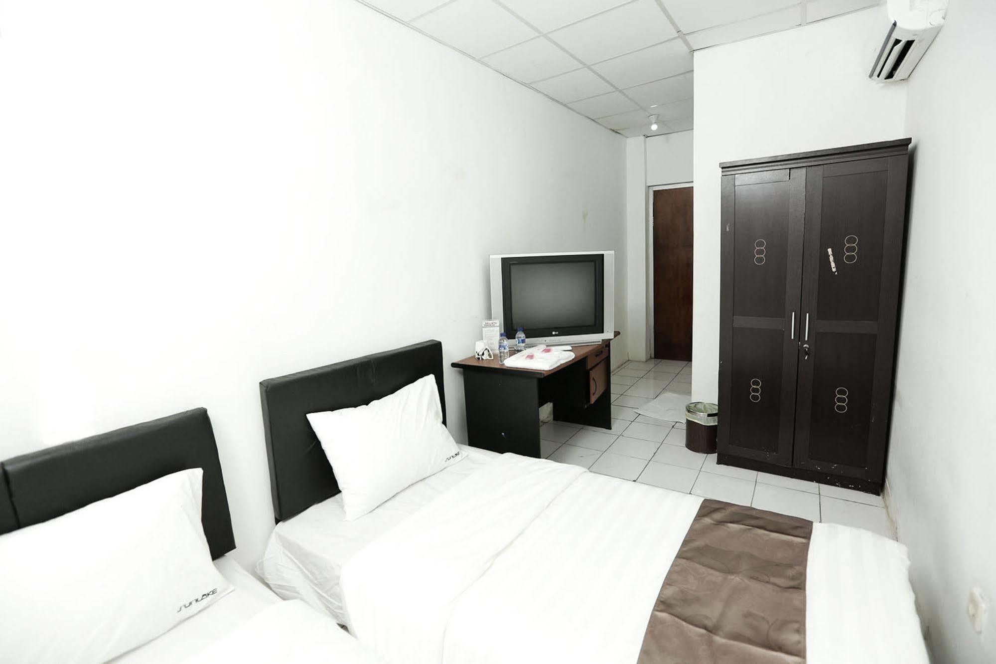 Ds Colive Siliwangi Hotel Семаранг Екстериор снимка